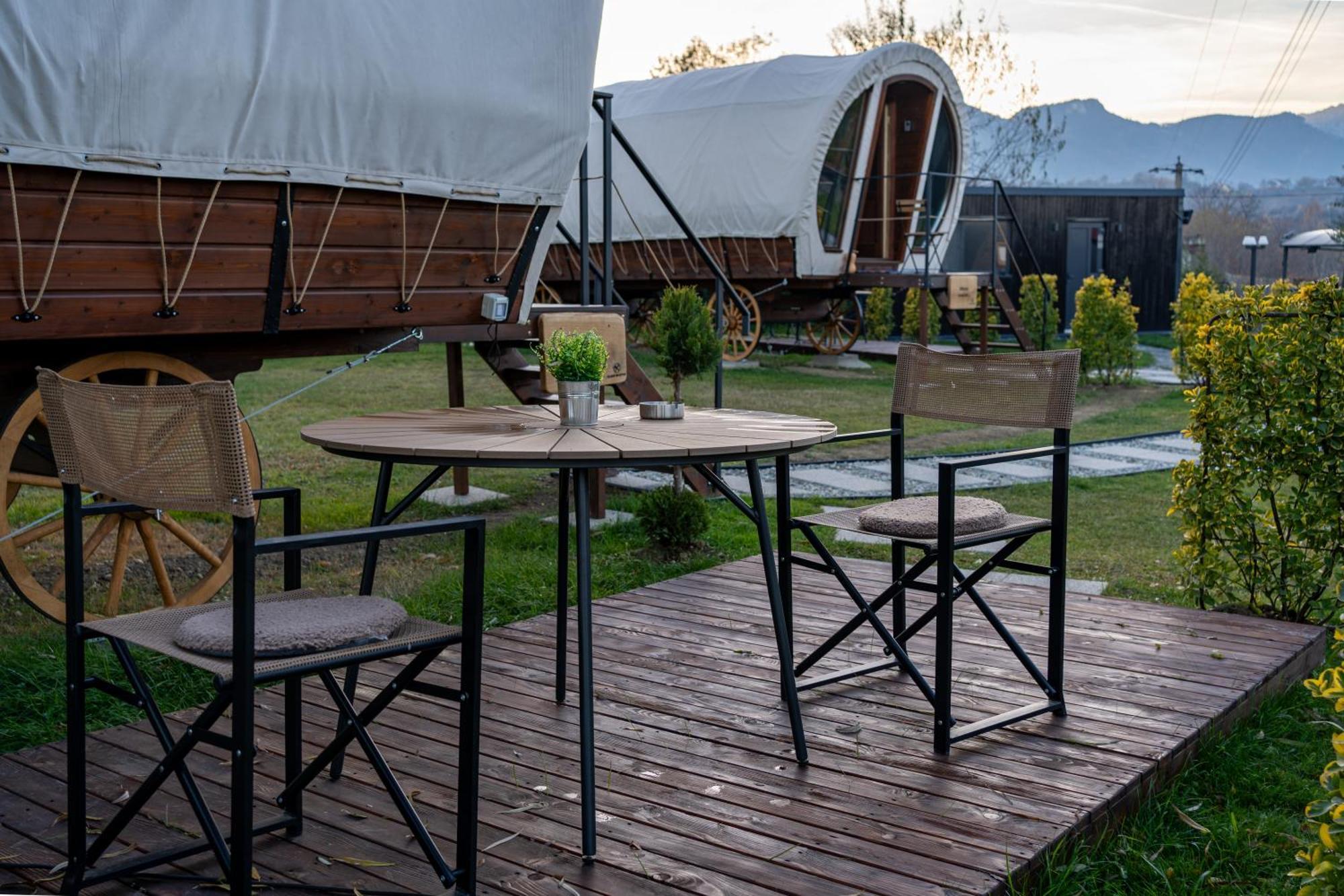Glamp In Style Pods Resort Bran  Ngoại thất bức ảnh