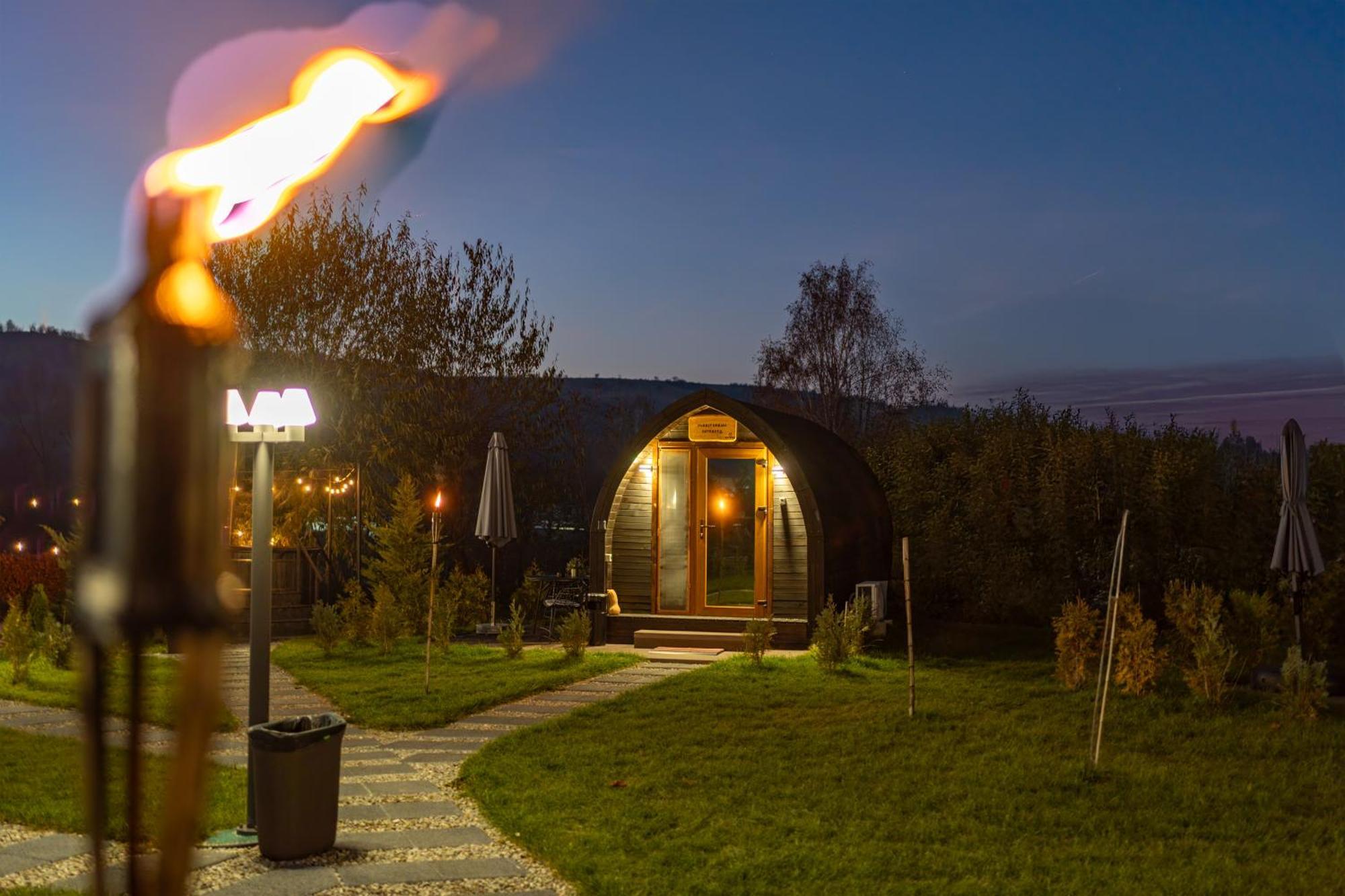 Glamp In Style Pods Resort Bran  Ngoại thất bức ảnh