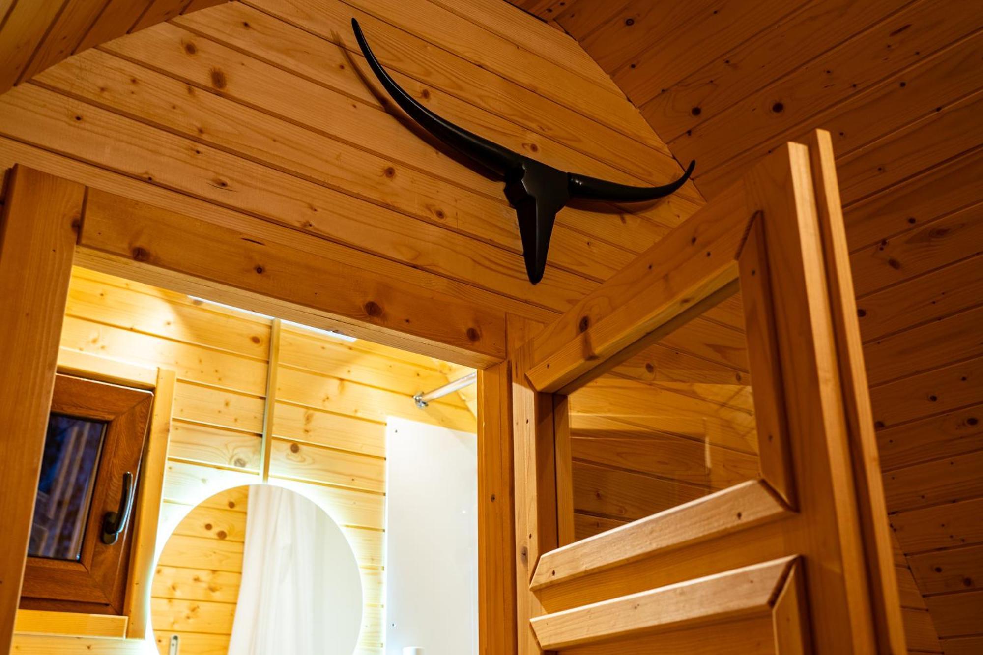 Glamp In Style Pods Resort Bran  Ngoại thất bức ảnh