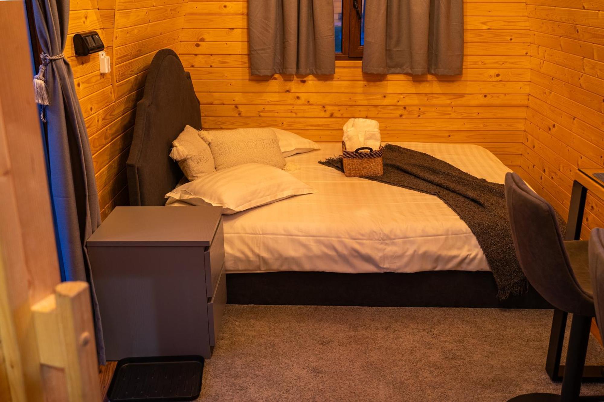 Glamp In Style Pods Resort Bran  Ngoại thất bức ảnh