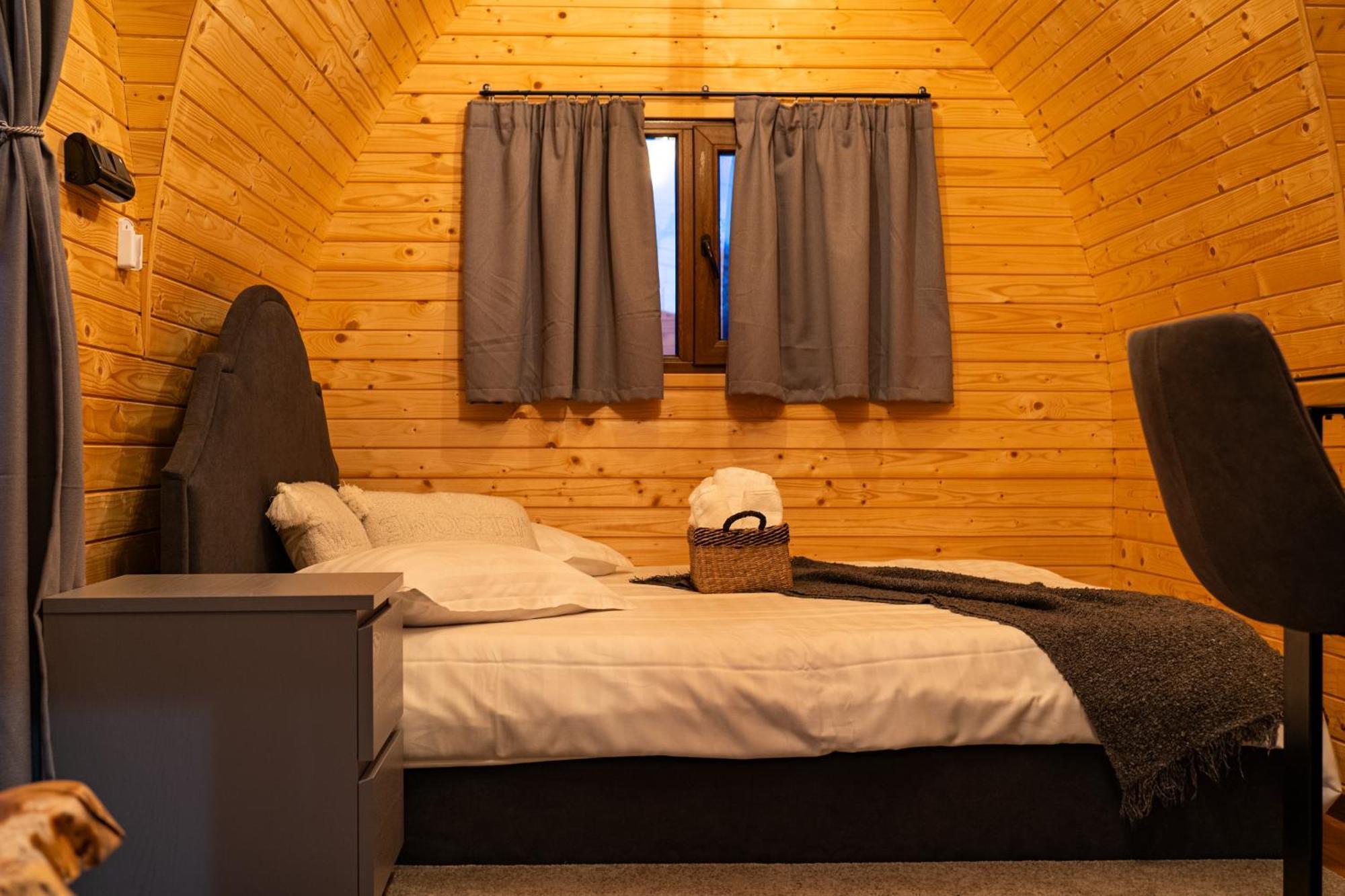 Glamp In Style Pods Resort Bran  Ngoại thất bức ảnh
