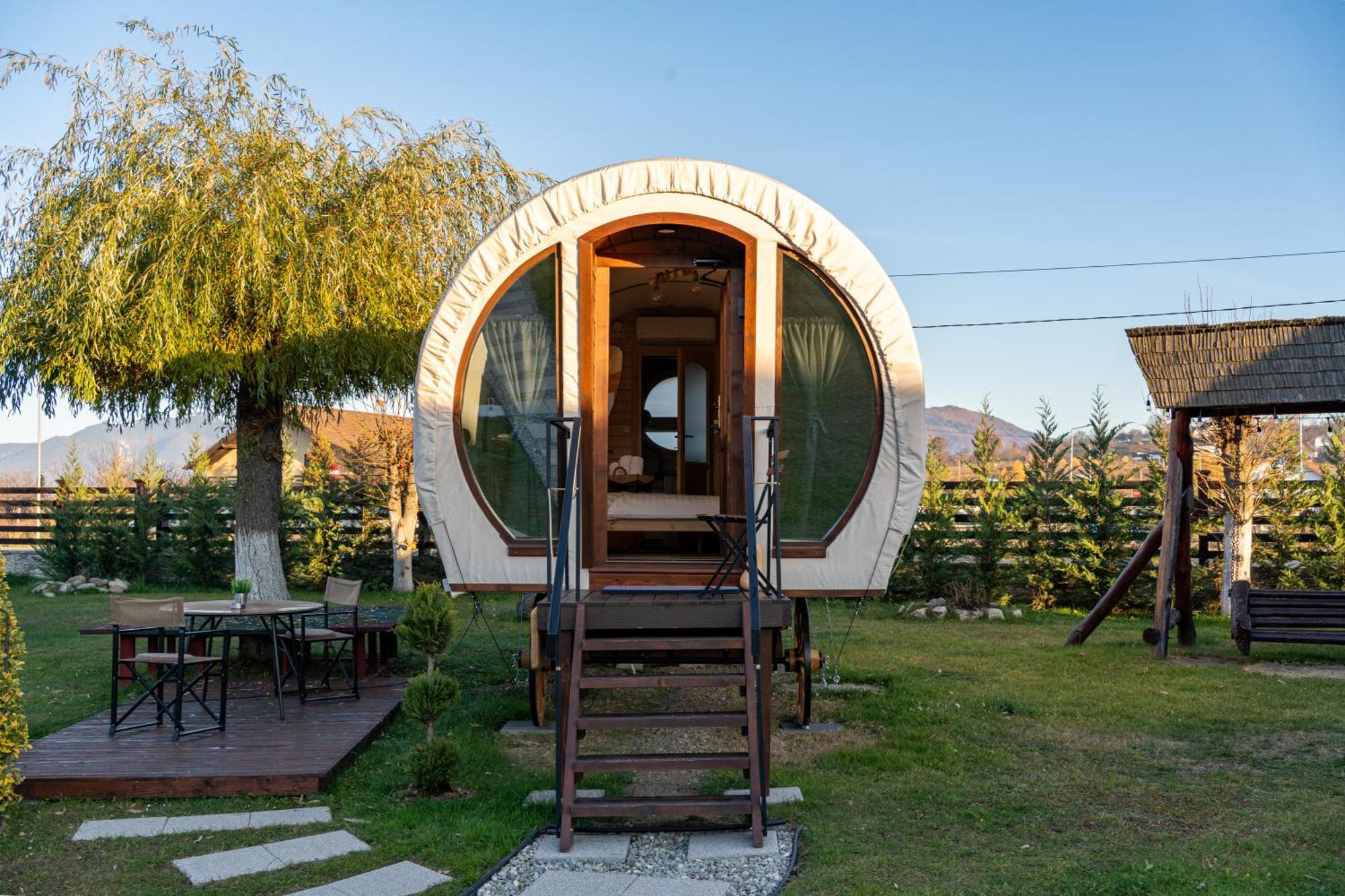 Glamp In Style Pods Resort Bran  Ngoại thất bức ảnh