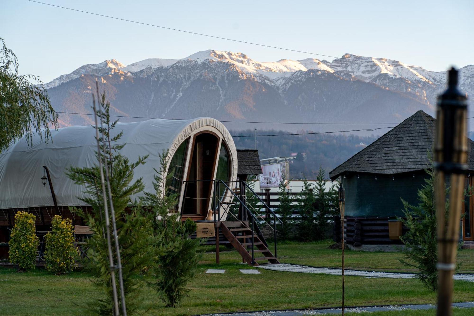 Glamp In Style Pods Resort Bran  Ngoại thất bức ảnh