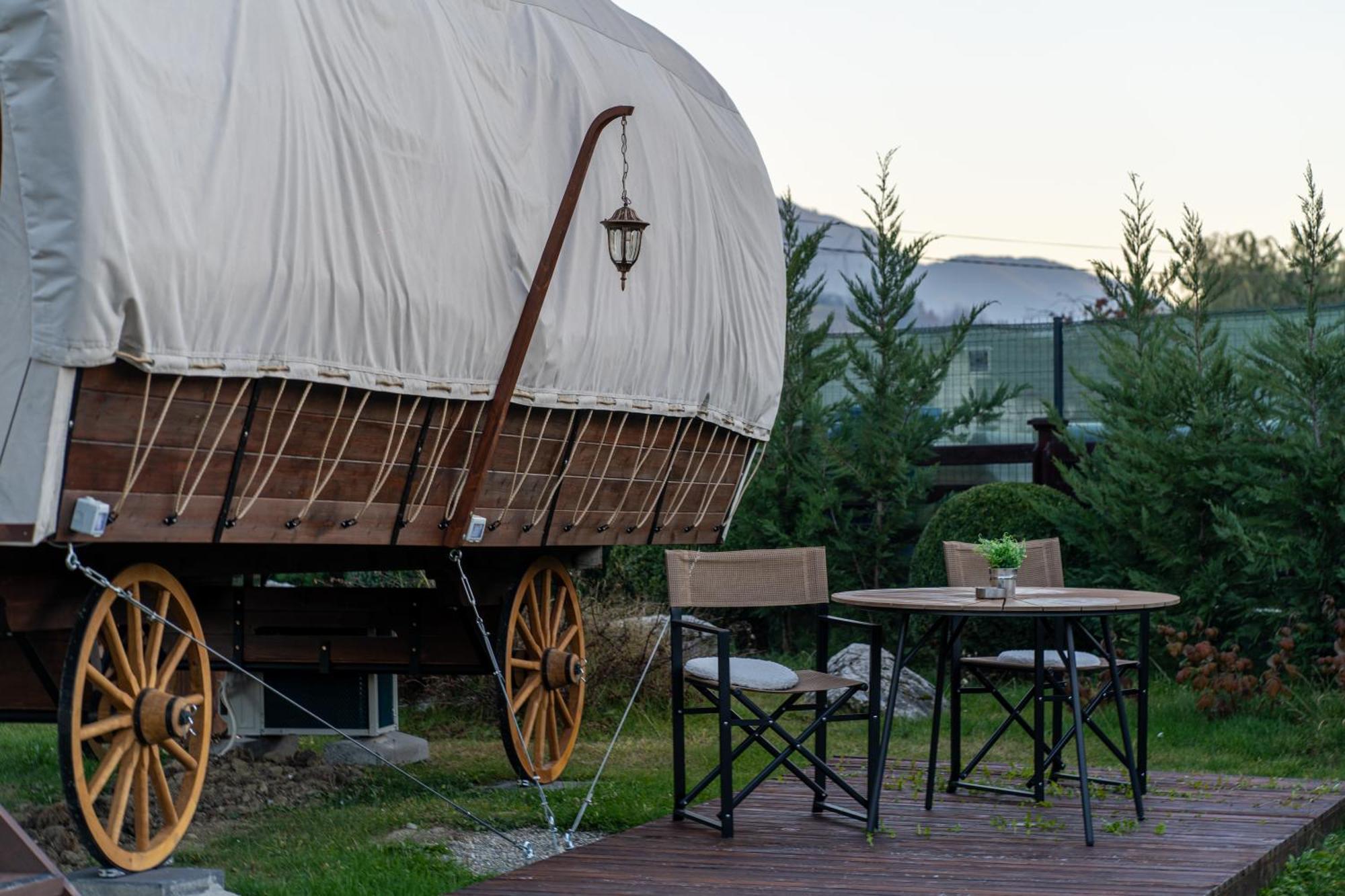 Glamp In Style Pods Resort Bran  Ngoại thất bức ảnh