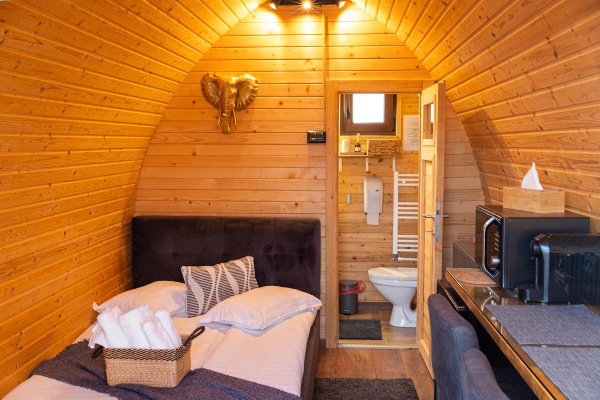 Glamp In Style Pods Resort Bran  Ngoại thất bức ảnh